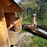 Wallnerhuette Ii Makernigblick * Mörtschach